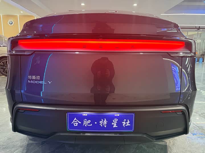 Фото 16 - Tesla Model Y