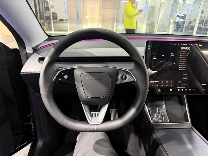 Фото 6 - Tesla Model Y