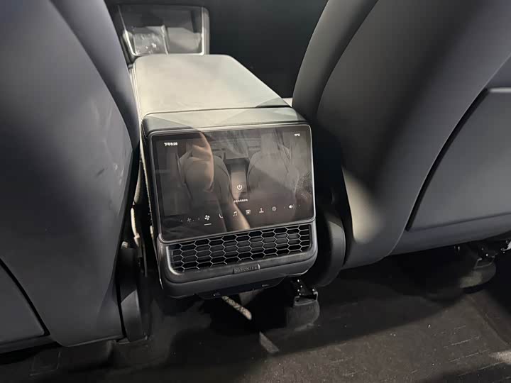 Фото 9 - Tesla Model Y