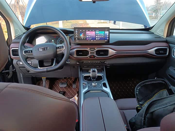 Фото 10 - Geely Okavango