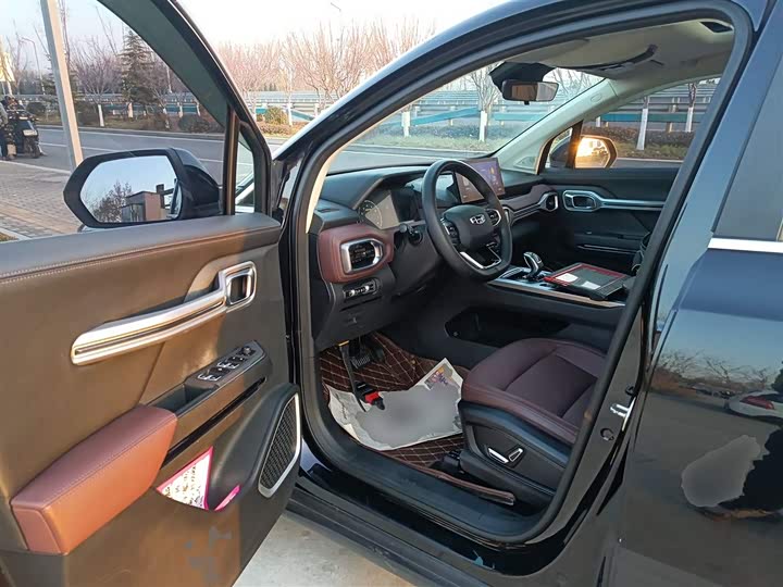 Фото 16 - Geely Okavango