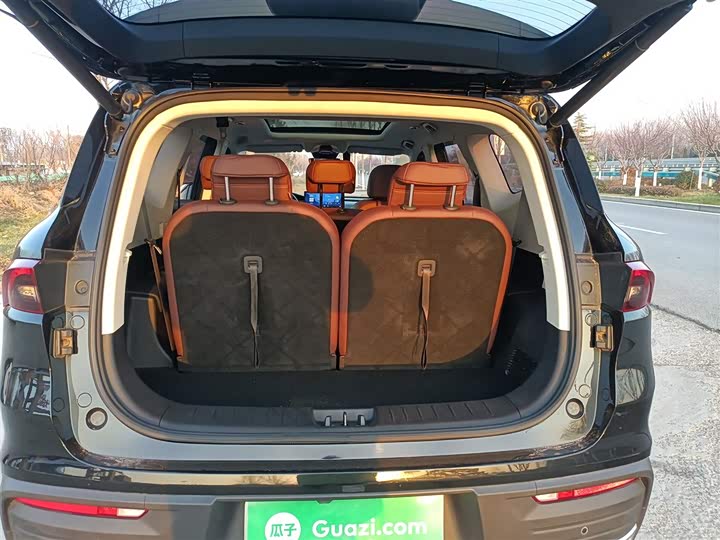 Фото 19 - Geely Okavango