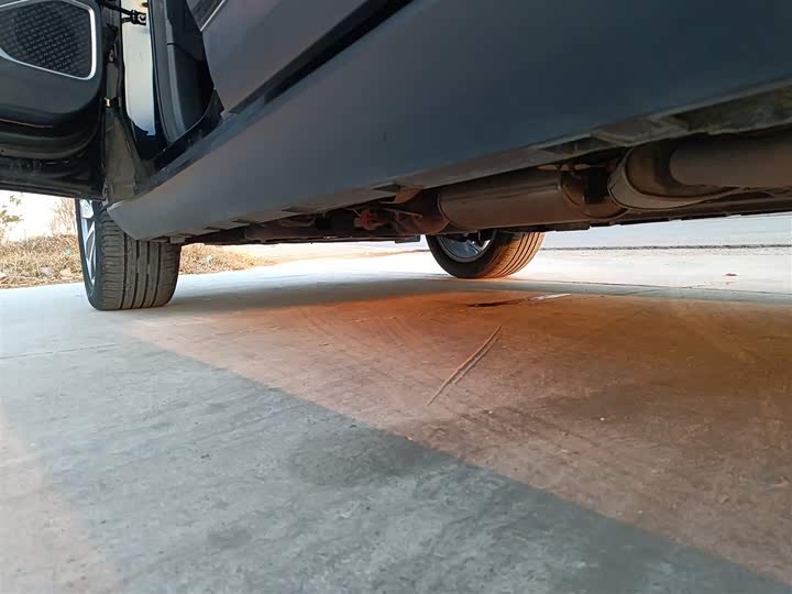 Фото 22 - Geely Okavango