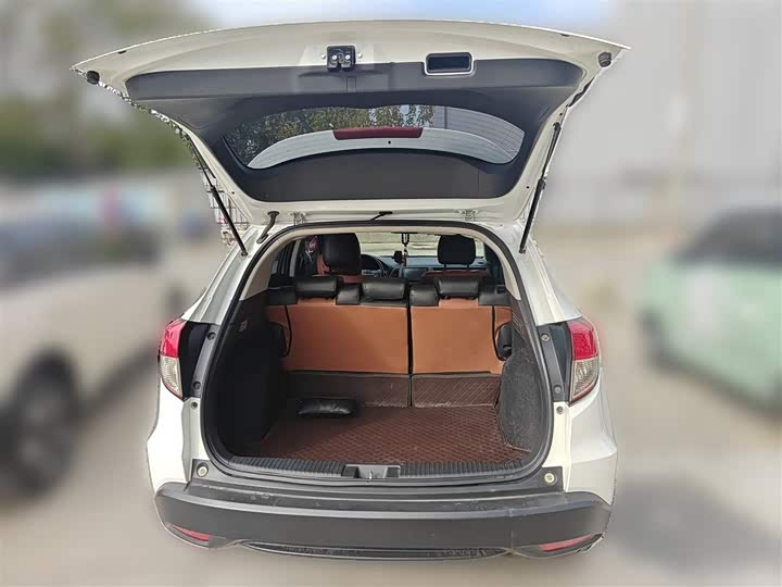 Фото 10 - Honda Vezel