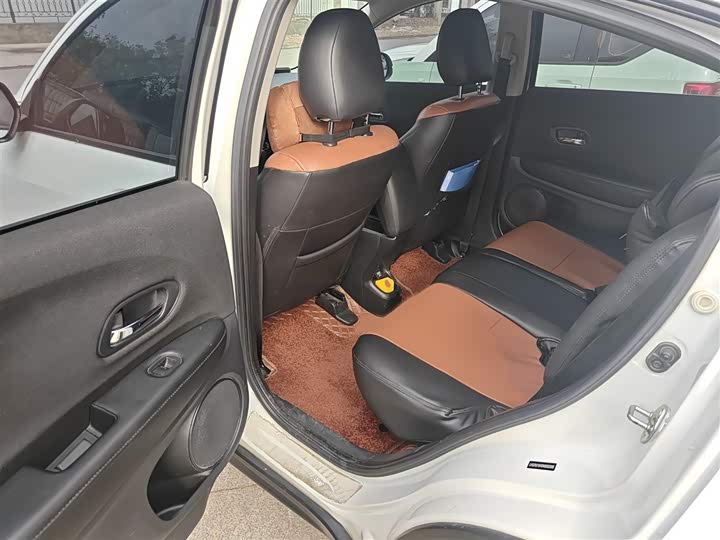 Фото 15 - Honda Vezel