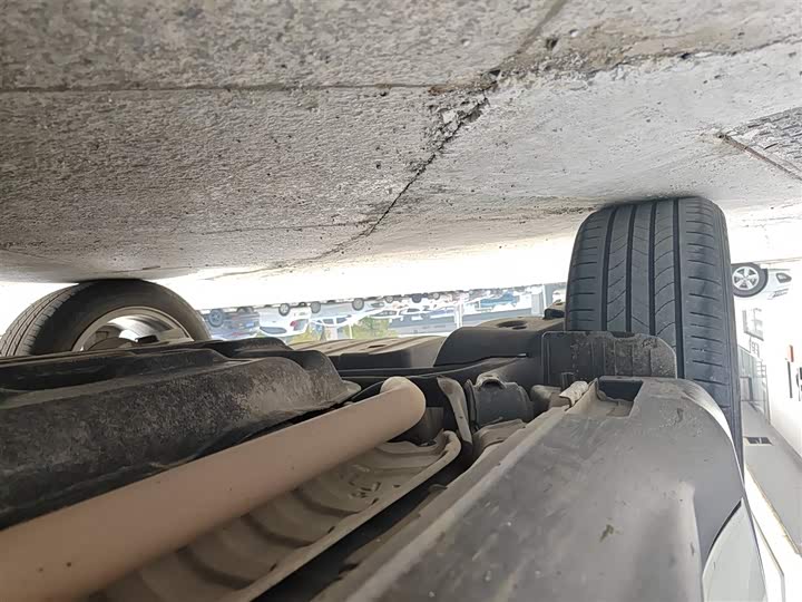 Фото 17 - Honda Vezel