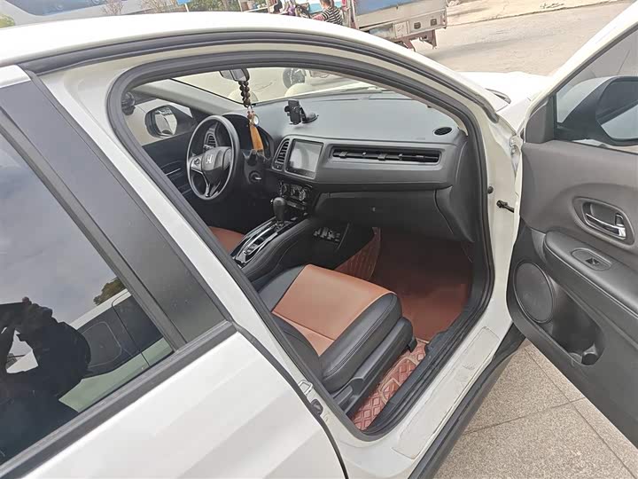 Фото 20 - Honda Vezel