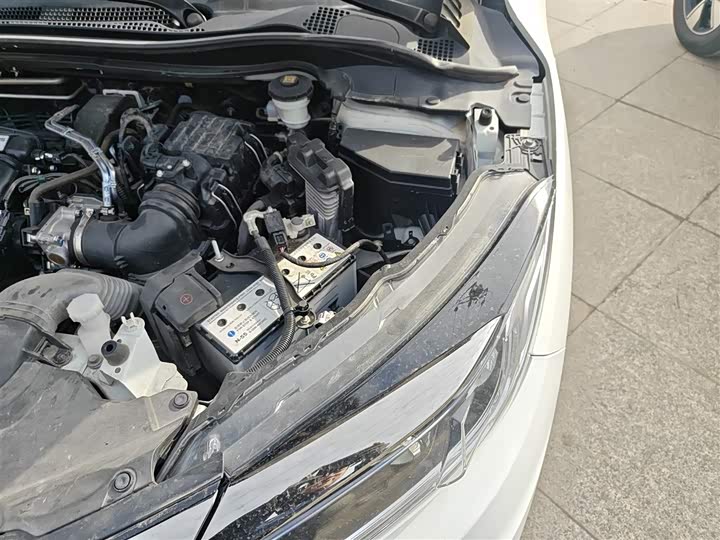 Фото 22 - Honda Vezel