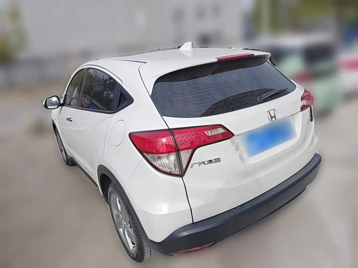 Фото 27 - Honda Vezel