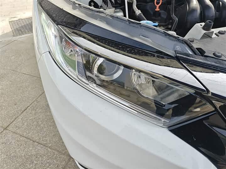 Фото 30 - Honda Vezel