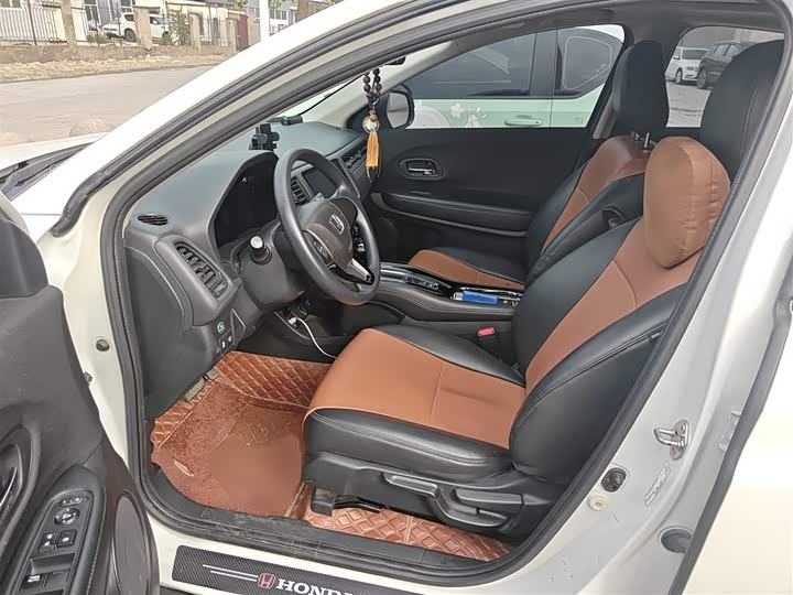 Фото 8 - Honda Vezel