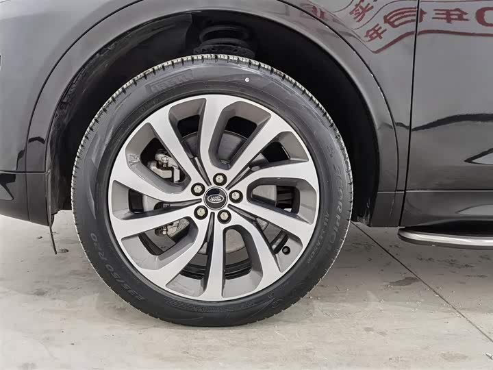 Фото 17 - Land Rover Discovery Sport Hybrid