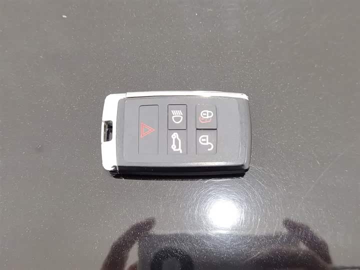 Фото 19 - Land Rover Discovery Sport Hybrid