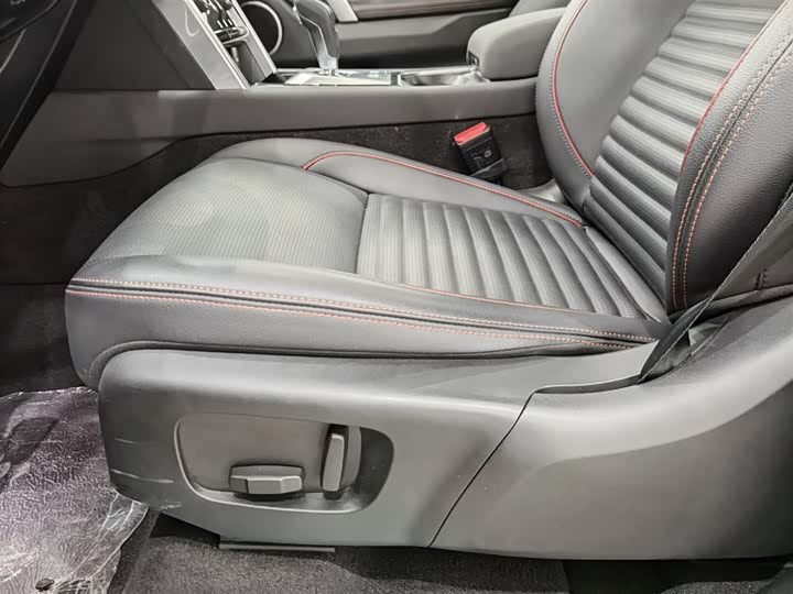 Фото 20 - Land Rover Discovery Sport Hybrid