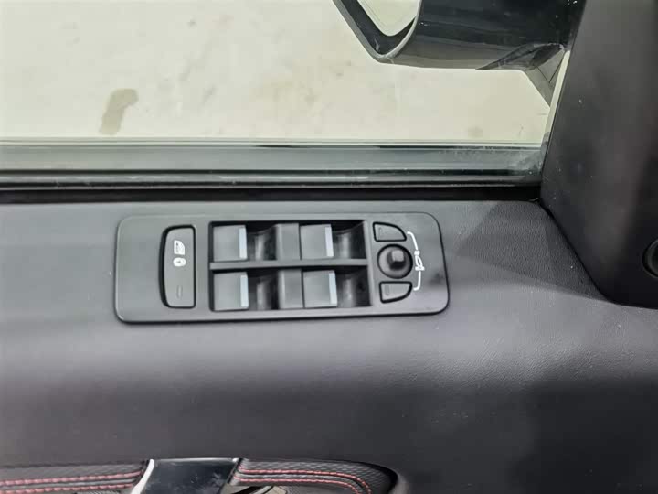 Фото 9 - Land Rover Discovery Sport Hybrid