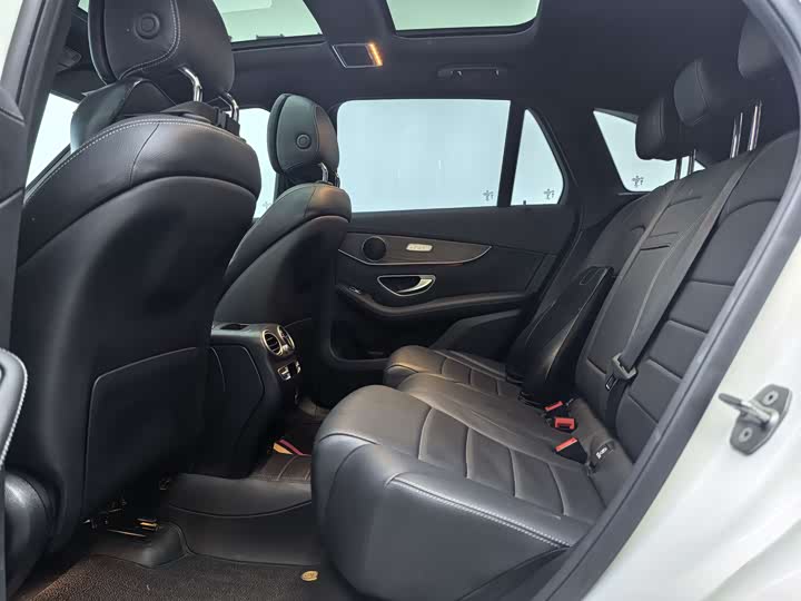 Фото 16 - Mercedes-Benz GLC-Class