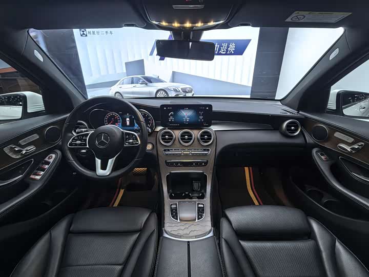 Фото 17 - Mercedes-Benz GLC-Class