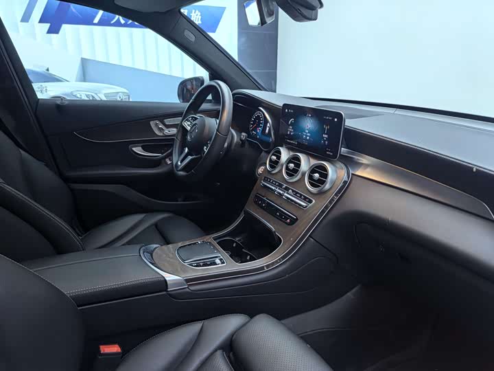 Фото 18 - Mercedes-Benz GLC-Class