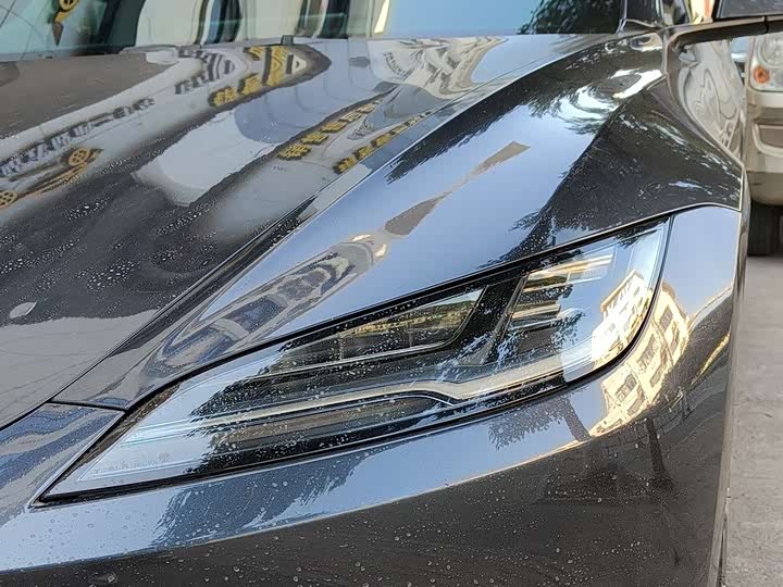 Фото 10 - Tesla Model 3