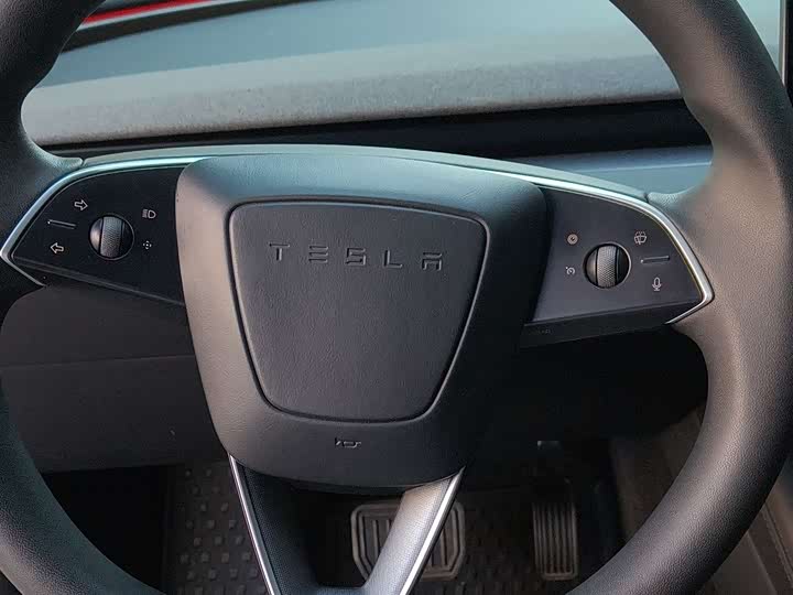 Фото 18 - Tesla Model 3