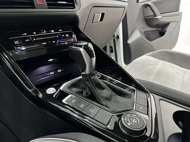 Фото 25 - Volkswagen Tayron