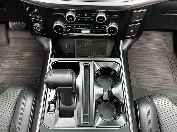 Фото 18 - Ford F-150 Raptor