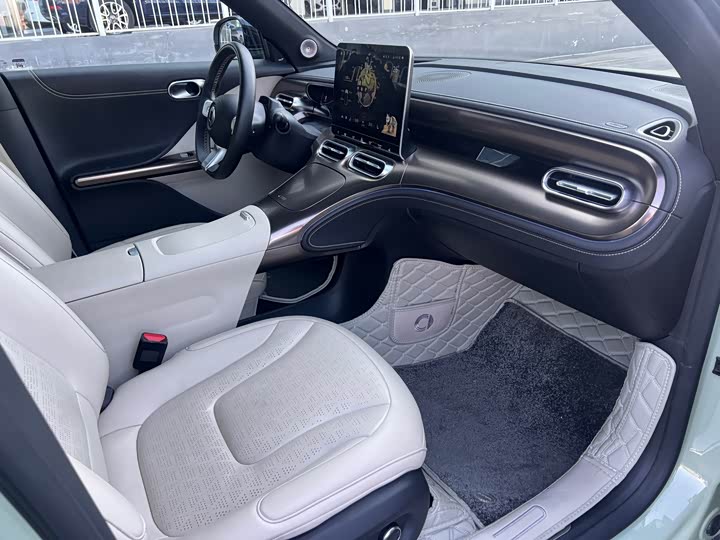 Фото 10 - Smart #1