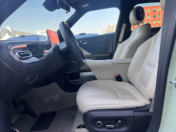 Фото 14 - Smart #1