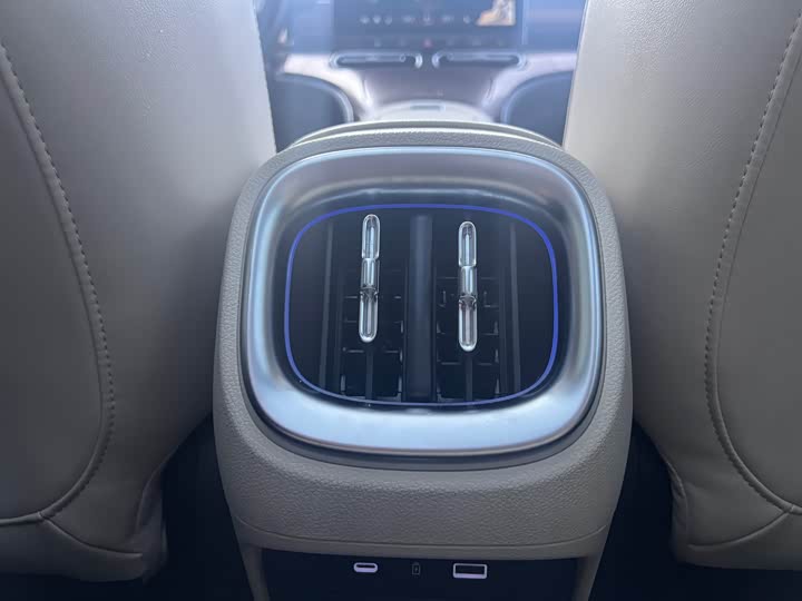 Фото 21 - Smart #1