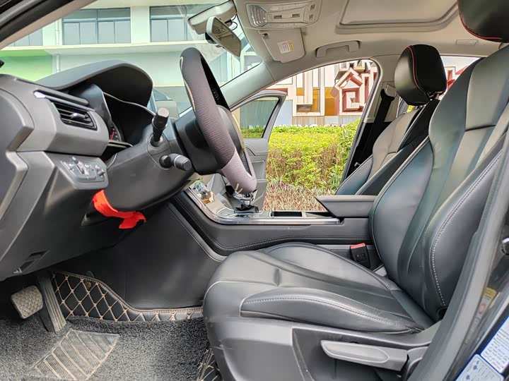 Фото 5 - Hongqi H5