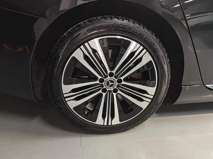 Фото 26 - Mercedes-Benz EQS