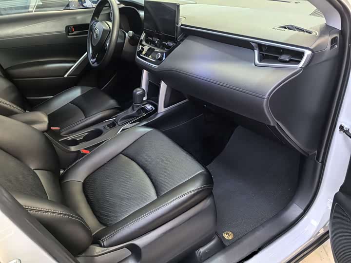 Фото 11 - Toyota Corolla Cross