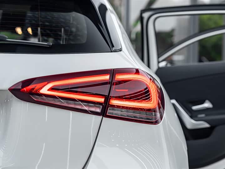 Фото 10 - Mercedes-Benz A-Class