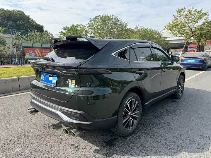 Фото 4 - Toyota Harrier