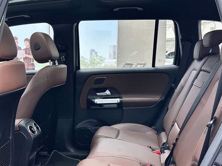 Фото 10 - Mercedes-Benz EQB