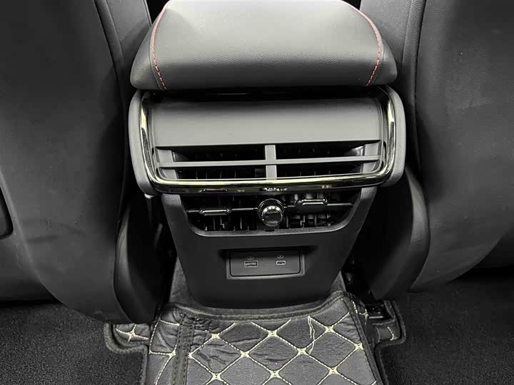 Фото 15 - Ford Mondeo