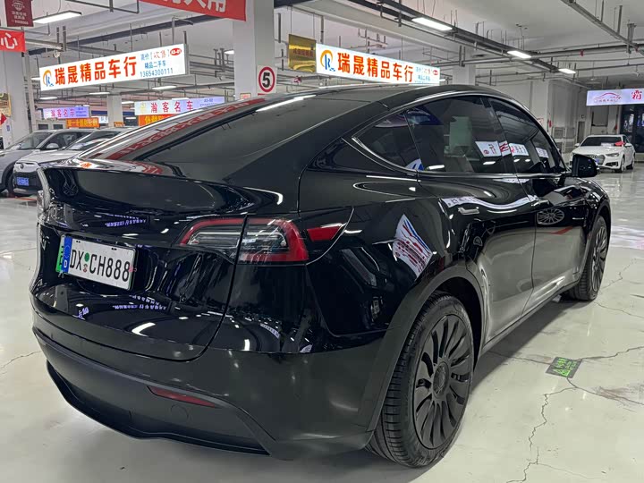 Фото 7 - Tesla Model Y