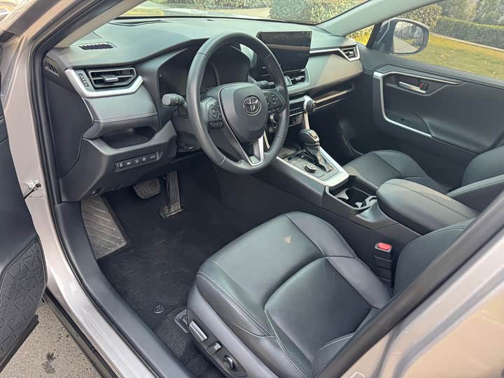 Фото 4 - Toyota Wildlander