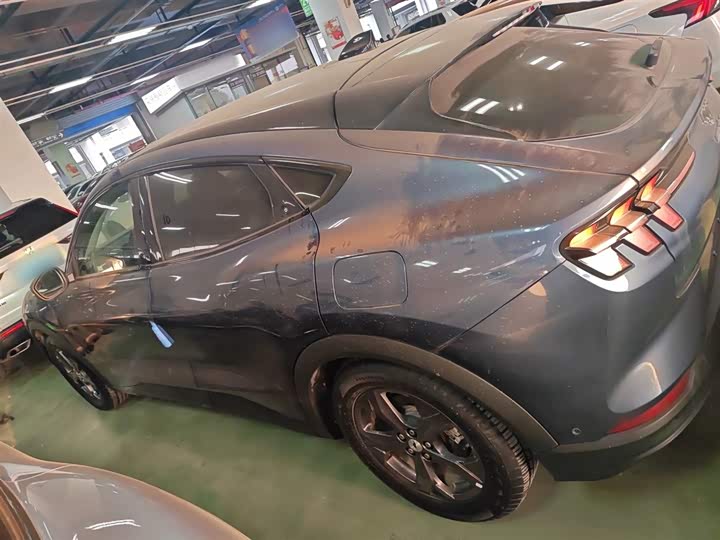 Фото 5 - Ford Mustang Mach-E