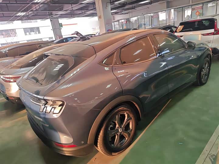 Фото 7 - Ford Mustang Mach-E