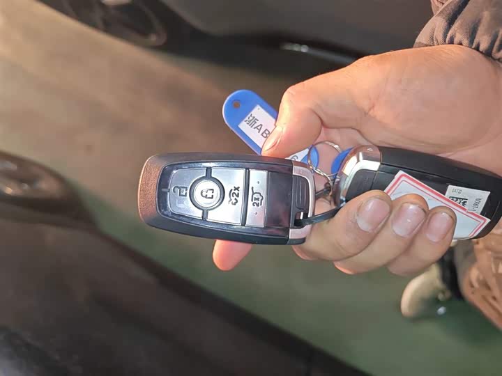 Фото 9 - Ford Mustang Mach-E