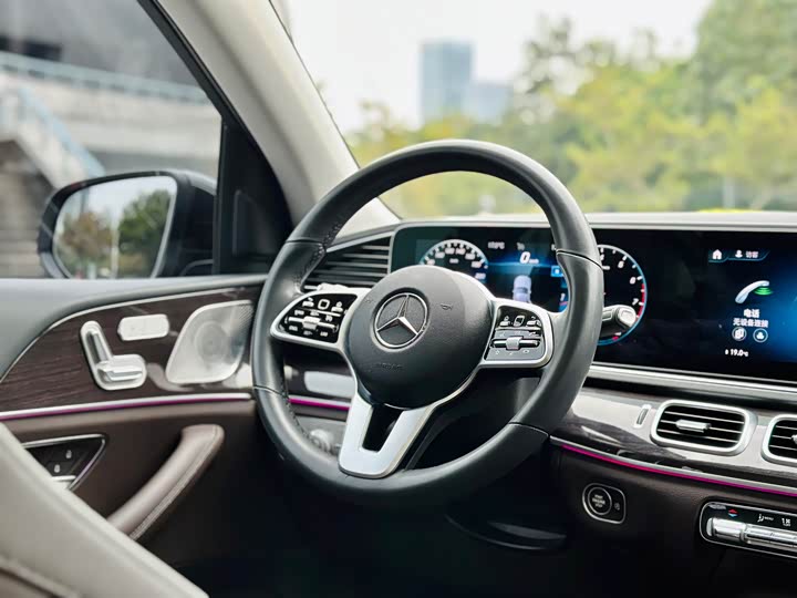 Фото 14 - Mercedes-Benz GLE-Class