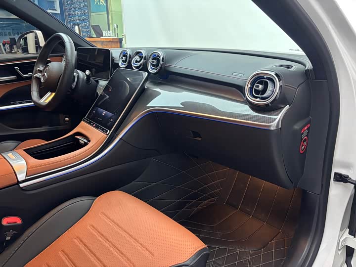 Фото 12 - Mercedes-Benz C-Class