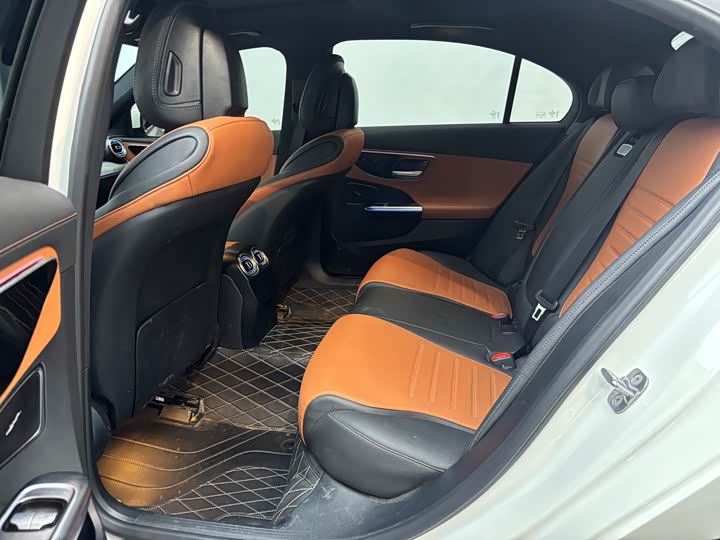 Фото 14 - Mercedes-Benz C-Class