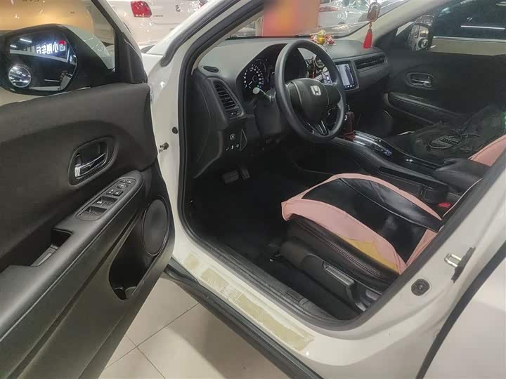 Фото 16 - Honda Vezel