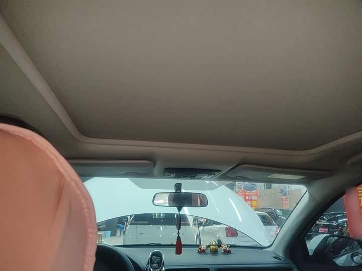 Фото 18 - Honda Vezel