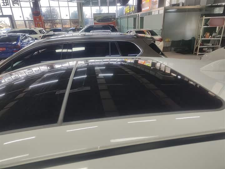 Фото 27 - Honda Vezel