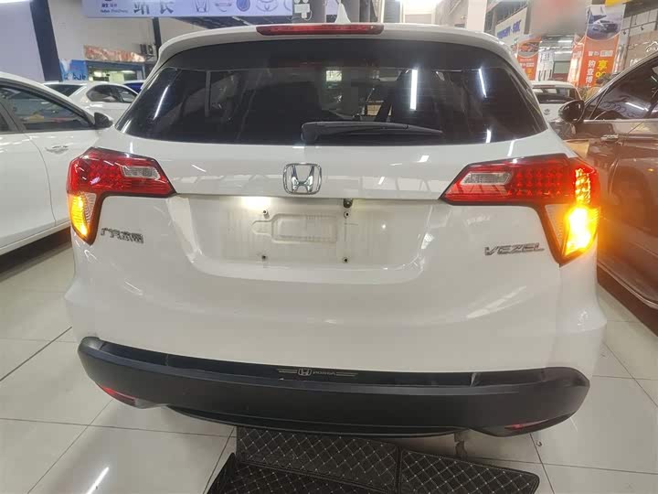 Фото 6 - Honda Vezel