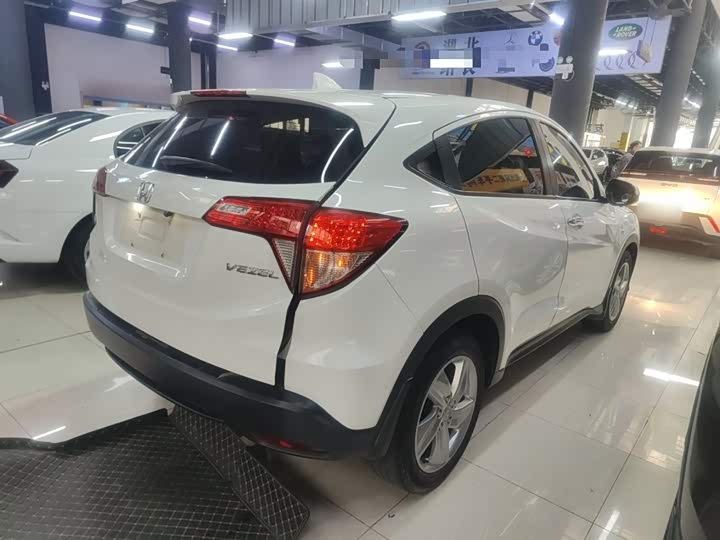 Фото 7 - Honda Vezel