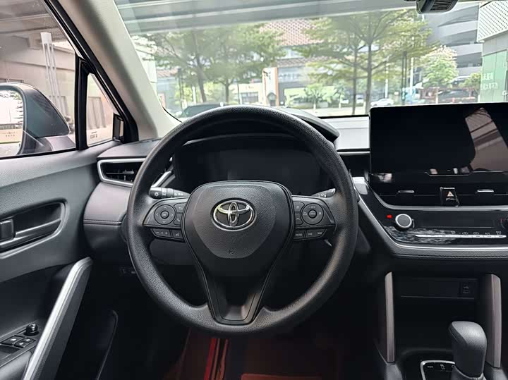 Фото 13 - Toyota Corolla Cross